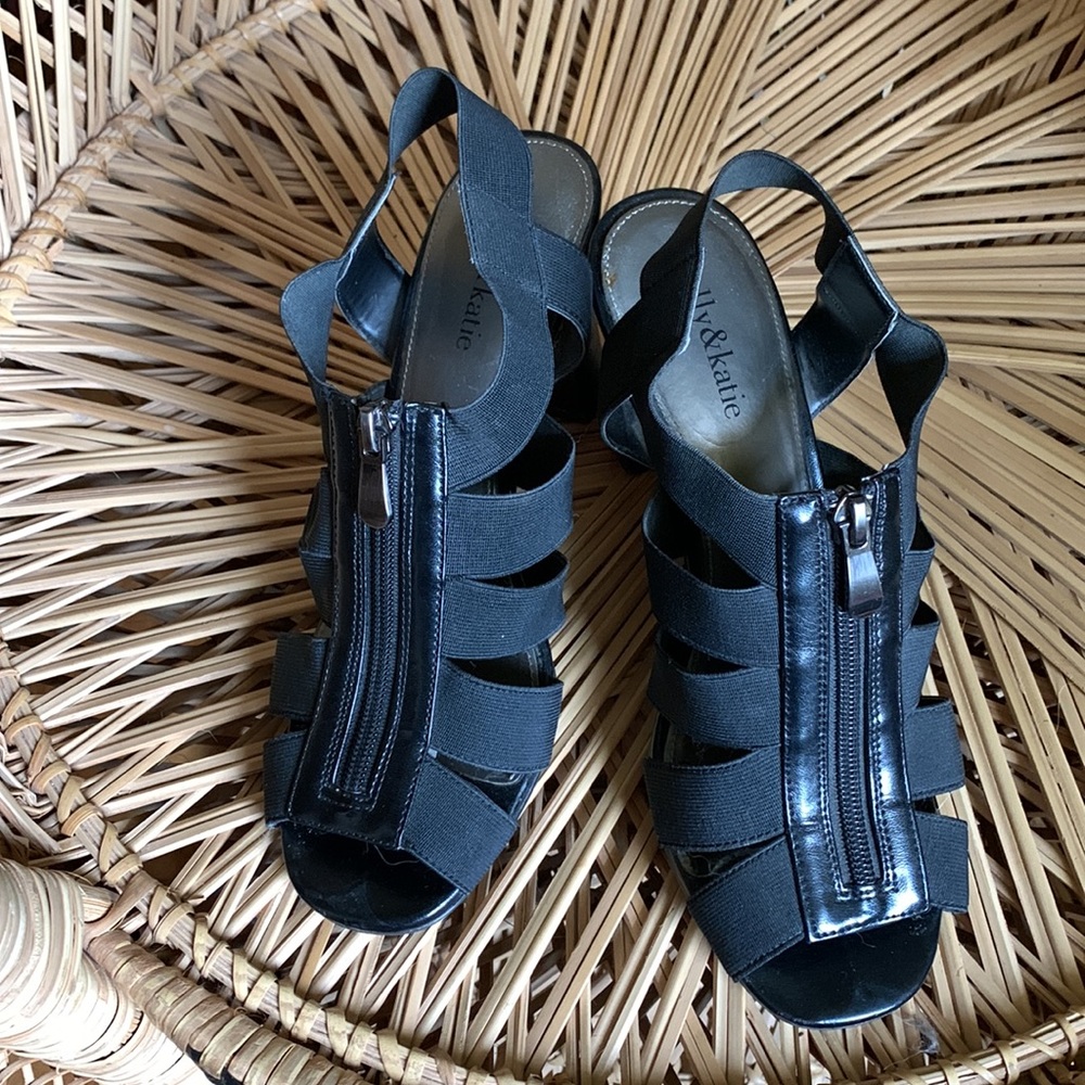 Kelly & Katie Sandals EUC